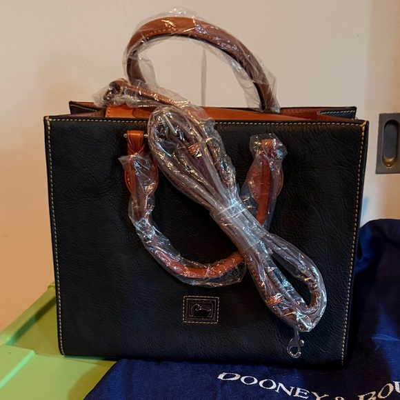 Dooney & Bourke Handbags - Dooney & Bourke Janine Satchel